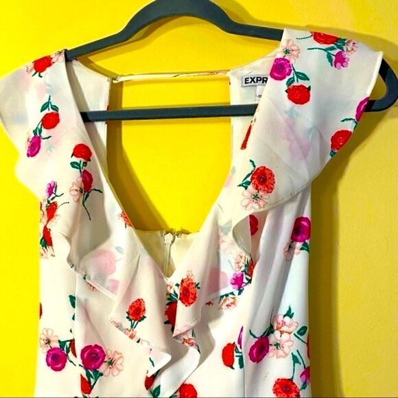 EXPRESS ASYMMETRICAL HEM V-NECK RUFFLED SLEEVELESS CHIFFON DRESS 8 NWT - Picture 6 of 12